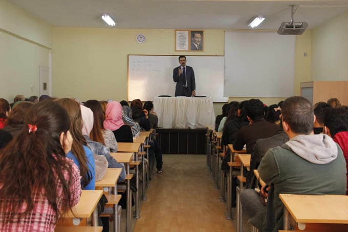 Günde beş saatimizi sosyal medyaya ayırıyoruz!