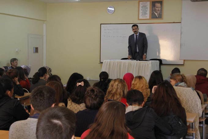 Günde beş saatimizi sosyal medyaya ayırıyoruz!