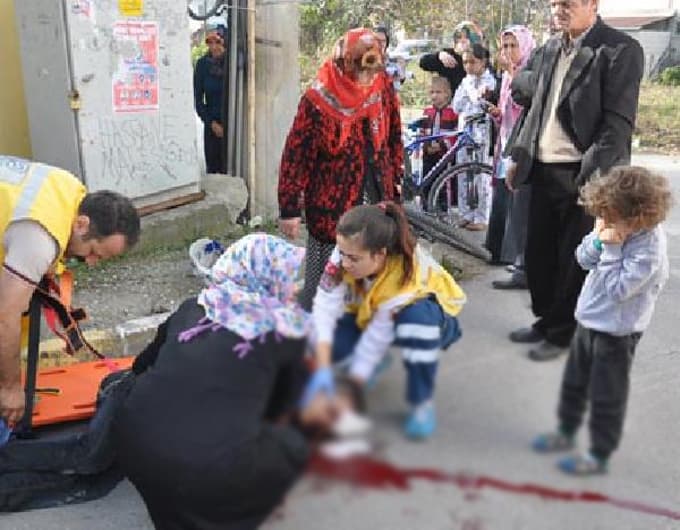 Küçük çocuk 'korku dolu gözlerle' olayı izledi