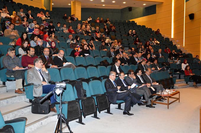 Uluslararası Alevi-Bektaşi Klasikleri Sempozyumu başladı