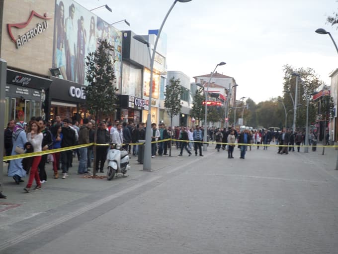 Çark Caddesi'nde silahlı saldırı: 1 yaralı