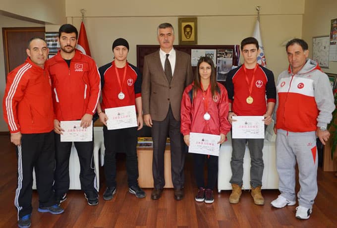 Arifiye'de judo turnuvası