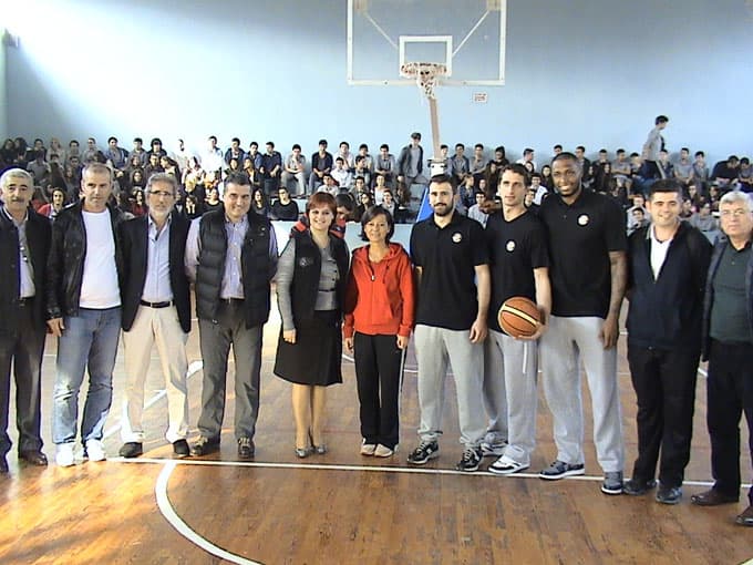 Sakarya Büyükşehir Basketbol takımı öğrencilerle buluştu