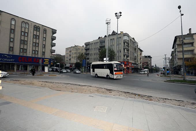 Sakarya Caddesi'nde çalışmalar devam ediyor