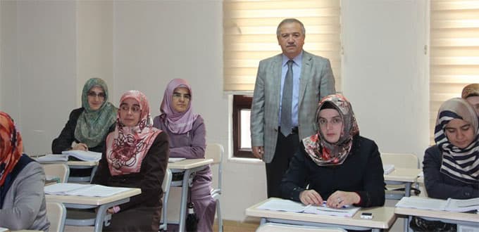 Sakarya Müftülüğü aday öğreticileri eğitime aldı