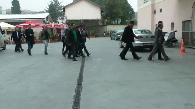 Özel bir bankaya usulsüz kredi operasyonu