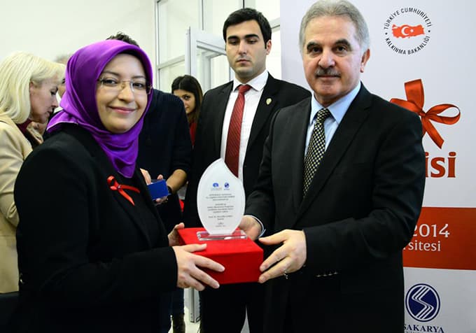 Atabek, Kadın Akademisi Projesi törenine katıldı