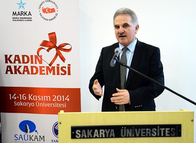 Atabek, Kadın Akademisi Projesi törenine katıldı
