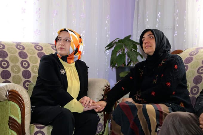 Bakan Yardımcısı Atabek aileleri ziyaret etti