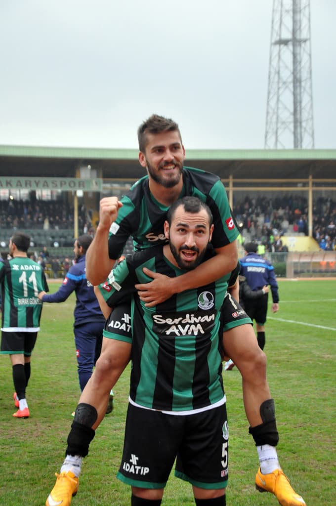 Sakaryaspor 3 puanı 3 golle aldı: 3-0