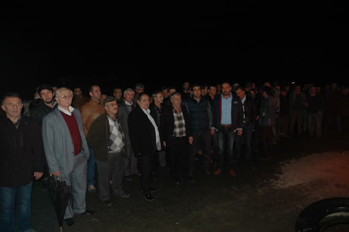 Sakarya Kocaali'de köylüler trafo önünde nöbet tuttu
