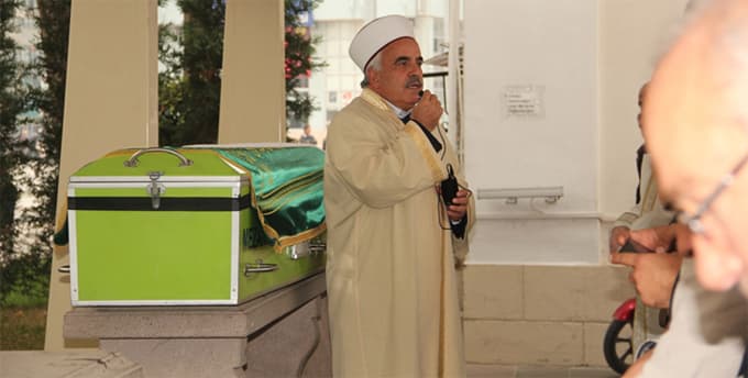 Emekli Müftü Veyis Polat son yolculuğuna uğurlandı