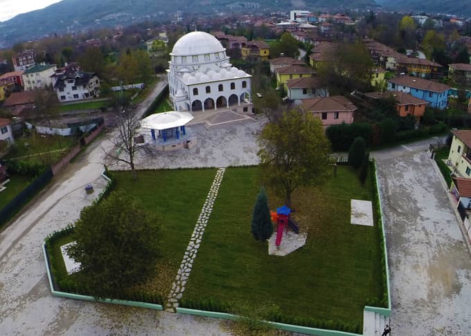 Buhara Camii'sinin etrafında düzenleme yapıldı
