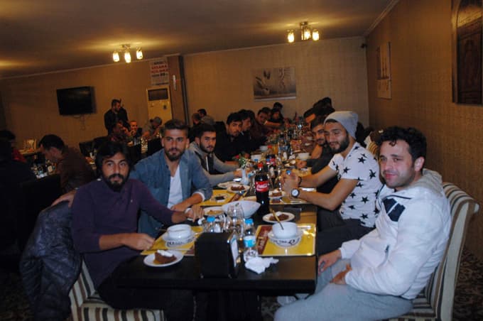 Sakaryasporlu futbolculara moral yemeği düzenlendi

