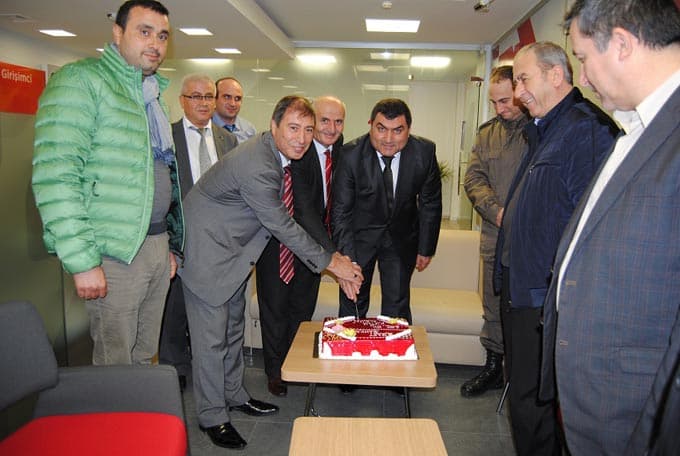 151'inci Yıl pastasını kestiler