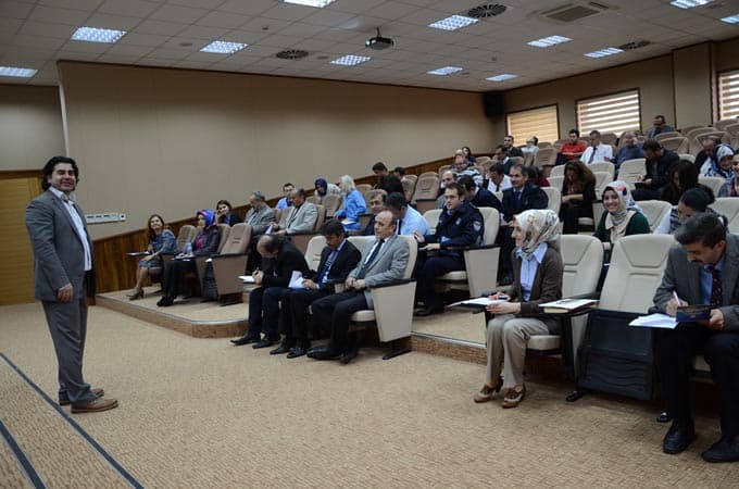 Belediye personeline kurum içi eğitim semineri