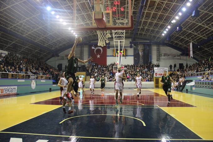 Sakarya B.B. 83-67 İ.T.Ü.  maç görüntüleri...