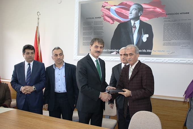 Başkan Yusuf Alemdar öğretmenler gününü böyle kutladı