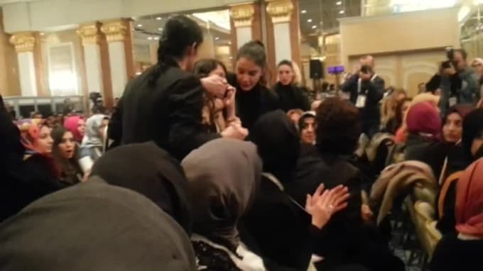 Bakan Ayşenur İslam'a 'soru sorma' gerginliği