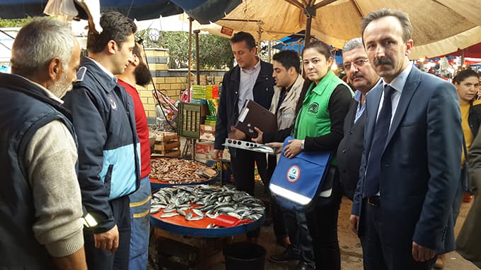 Erenler'de balık tezgahları denetlendi