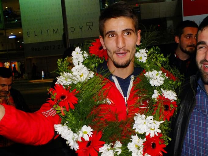 Ömer Faruk Avcı Avrupa Kickboks Şampiyonu oldu