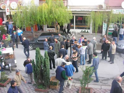 <p align="center"><strong><font face="arial,helvetica,sans-serif" size="2">Oru&ccedil;tan Sonraki İlk G&uuml;n ve Taze Simit</font></strong></p>