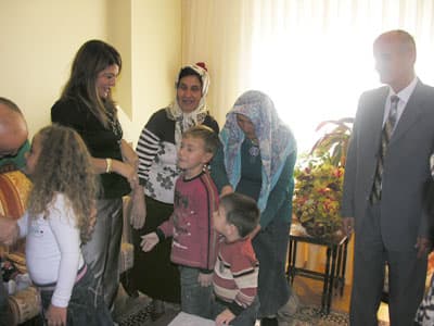 <p align="center"><strong><font face="arial,helvetica,sans-serif" size="2">Ailecek Bayramlaşma</font></strong></p>