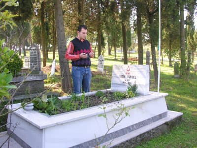 <p align="center"><strong><font face="arial,helvetica,sans-serif" size="2">Şehitlere Bayram Duası</font></strong></p>