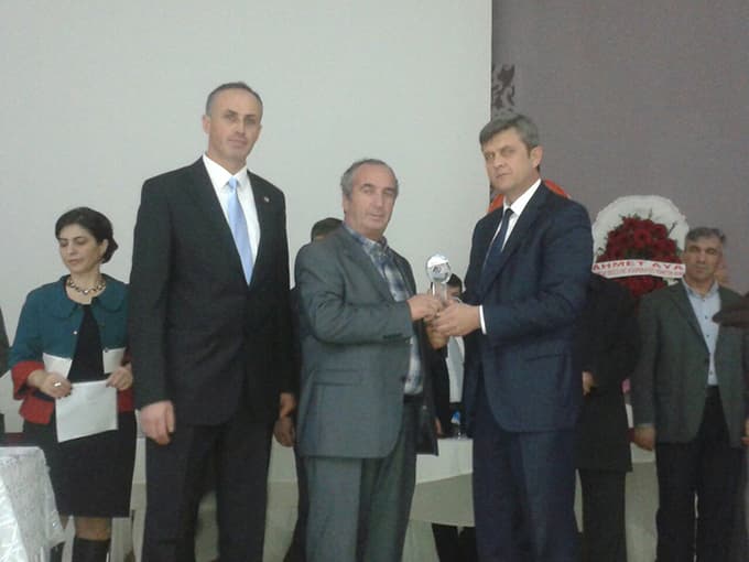 Aya, KDSYB genel kuruluna katıldı