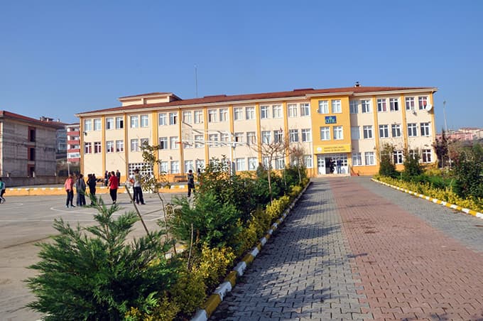 Sakarya Cemil Meriç Sosyal Bilimler Lisesi'nde neler oluyor?