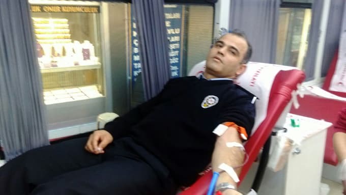 Kan bağışına poliste destek verdi  