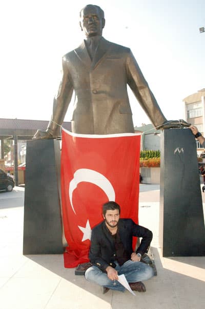 Teröre Dev Bayraklı Protesto