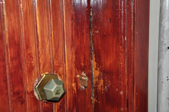 İlk önce zili çaldılar sonra evi soydular