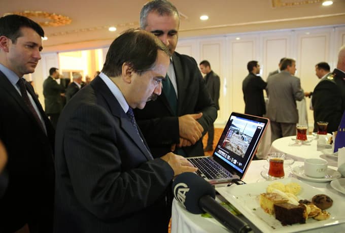 Vali Coş 'Yılın fotoğrafları' oylamasına katıldı
