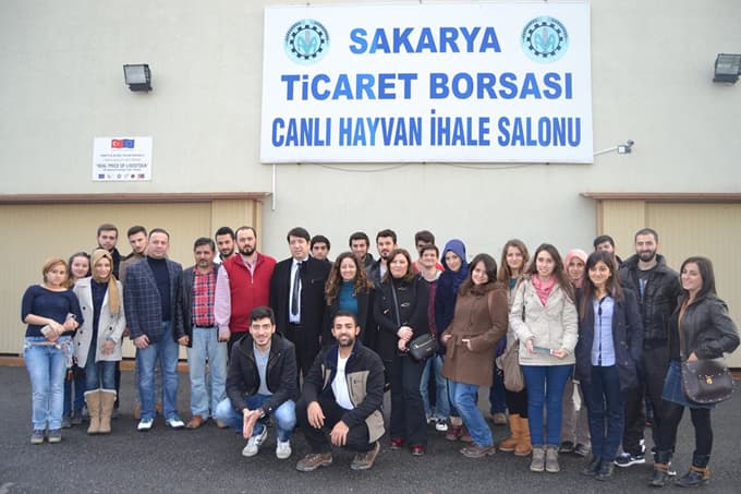 KOÜ öğrencileri canlı hayvan borsasını ziyaret etti
