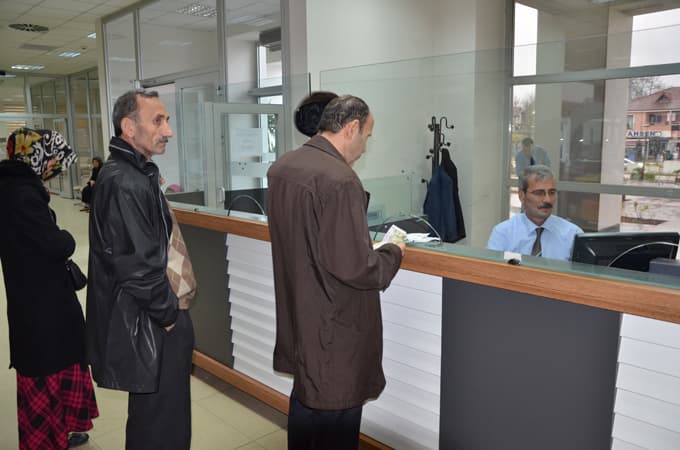 Erenler Belediye Binası'nda PTT noktası hizmete açıldı