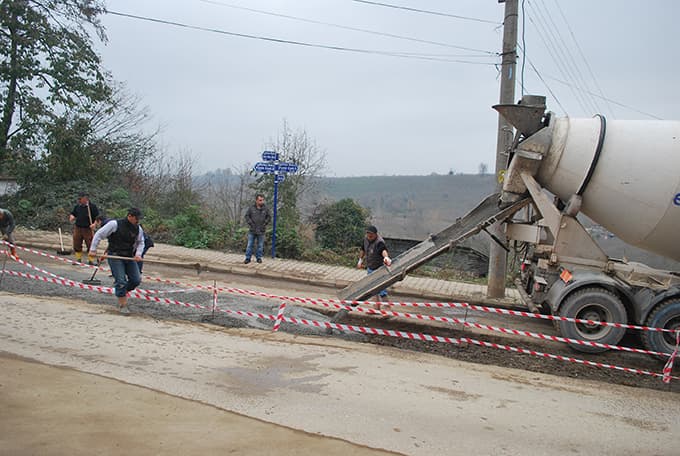 Kocaali'de altyapı çalışmalarında bozulan yollar tamir ediliyor