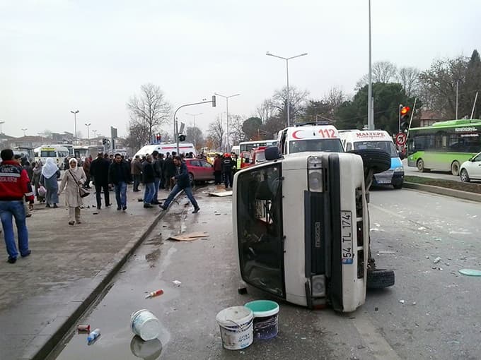 Donatım Mahallesi'nde kaza: 3 yaralı