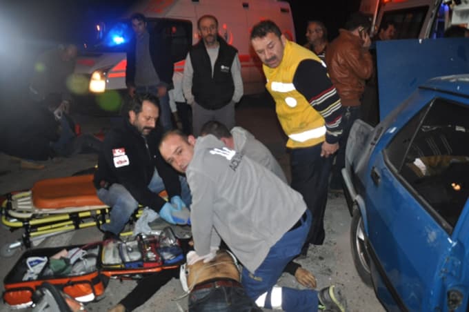 Araçlar kafa kafaya çarpıştı: 1 Ölü, 3 Yaralı