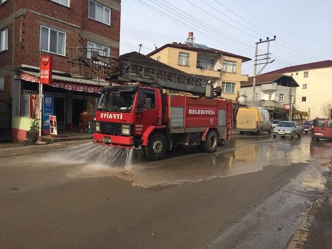 Kaynarca Belediyesi'nden temizlik çalışması 