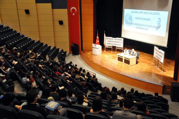 'Sözde Ermeni Soykırımı ve Gerçekler' konferansı düzenlendi