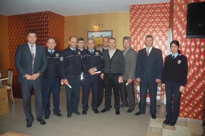 Trafik polislerine başarı belgesi verildi 