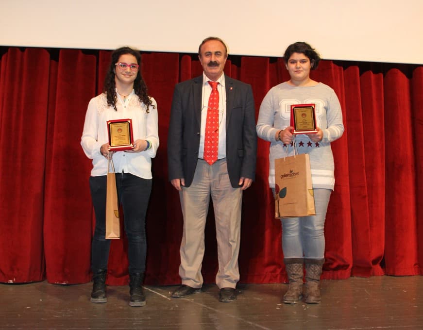 TÜRKAV öğretmenleri unutmadı