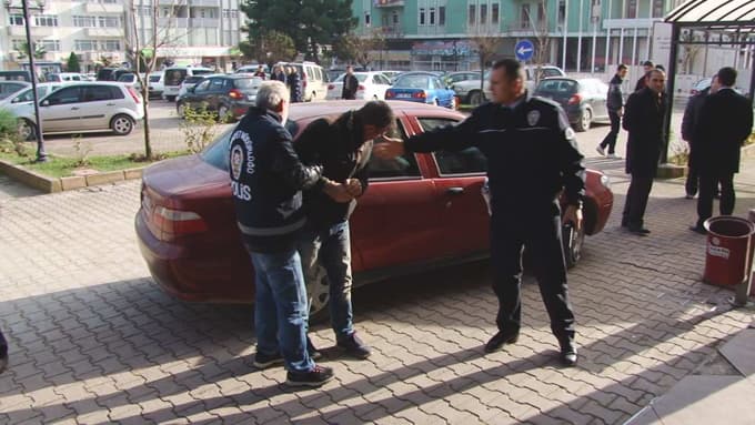 Karasu'da 2 Bin 660 adet uyuşturucu hap ele geçirildi