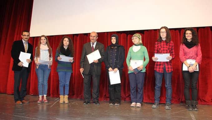 TÜRKAV öğretmenleri unutmadı
