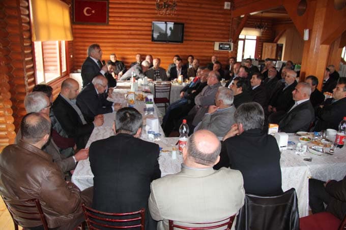 Hendek muhtarlar toplantısı Bayraktepe'de gerçekleştirildi