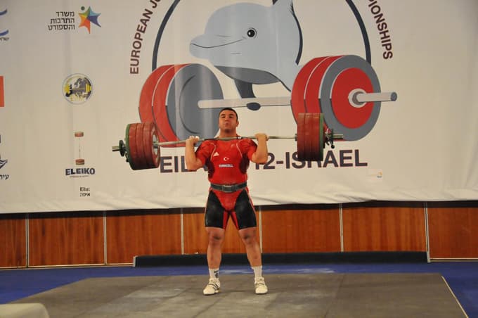 Milli halterci Elvan'ın hedefi 2016 Olimpiyatları 