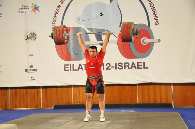 Milli halterci Elvan'ın hedefi 2016 Olimpiyatları 