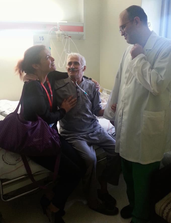 Hiç uyutmadan midesinden 18 santimetrelik taş çıkartıldı