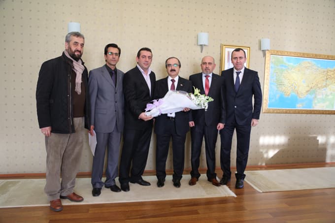 Vali Coş, eczacı teknisyenlerini kabul etti